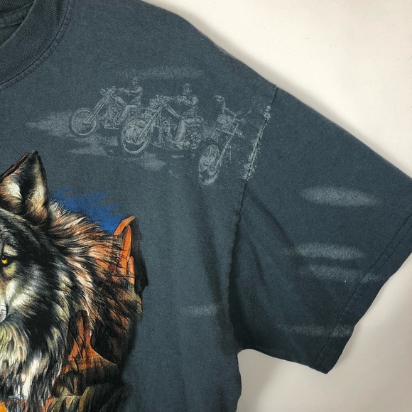 Sturgis Motorcycle Wolf Tee Shirt - Picture 5 of 8